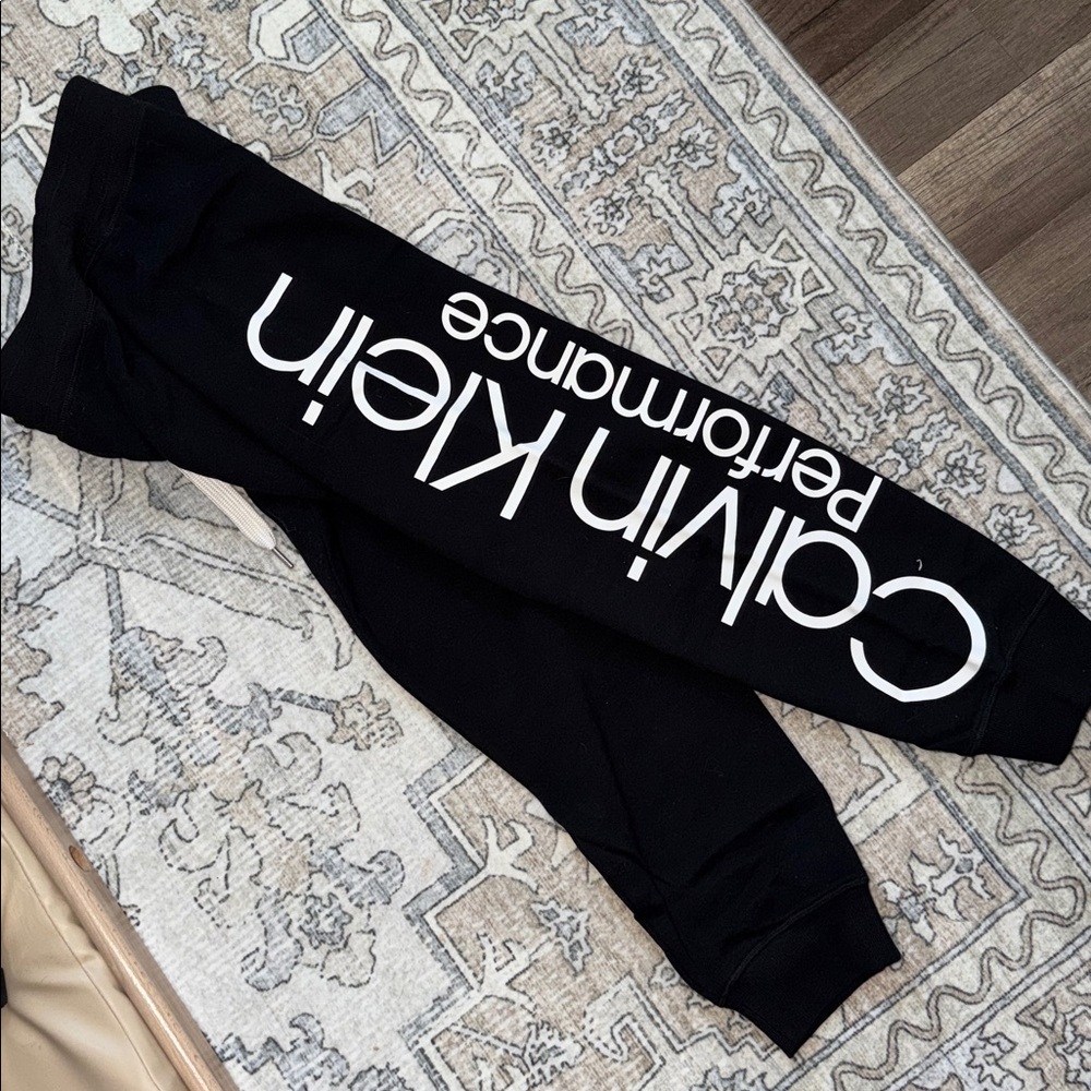 NWOT Women’s Calvin Klein Performance Sweatpants - Picture 5 of 5